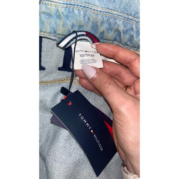 Vintage Tommy Hilfiger Light Wash Denim Jacket Big Flag Embroidered Size XSmall - Picture 5 of 5